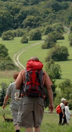 pilger_mit_rucksack pilger_mit_rucksack